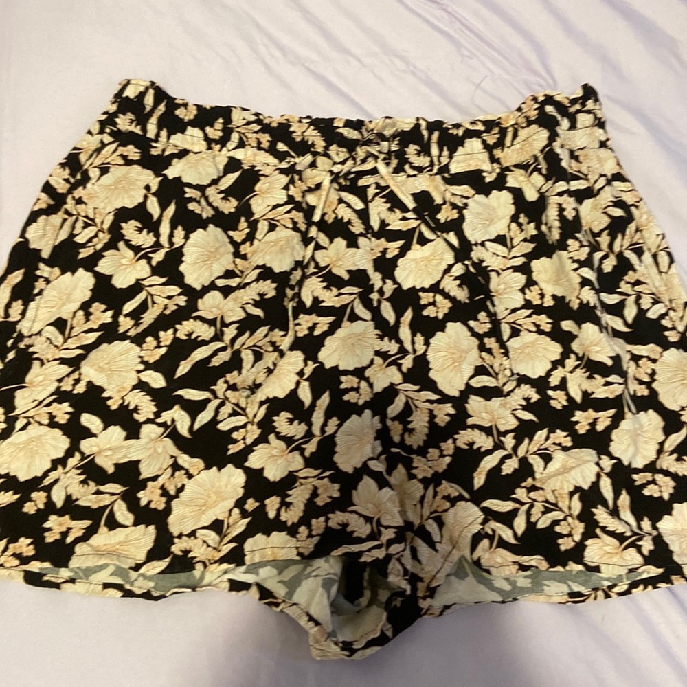 Express drawstring shorts medium